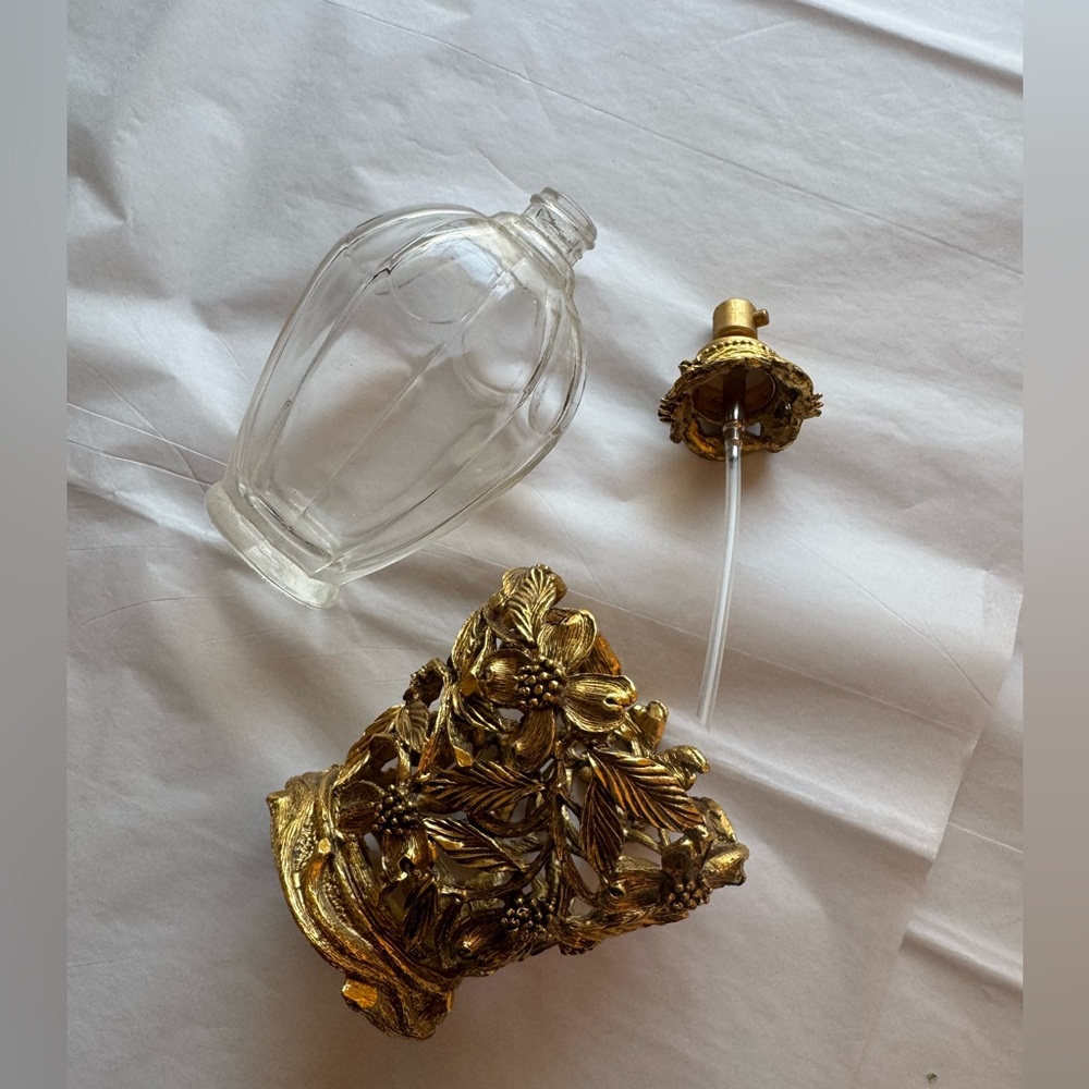 Matson Vintage Refillable Gold and Glass Perfume Atomizer - Picture 2 of 6